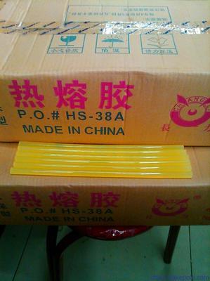 臨沂順心熱熔膠棒 以高粘與實(shí)在價(jià)格，服務(wù)生產(chǎn)一線的每一刻